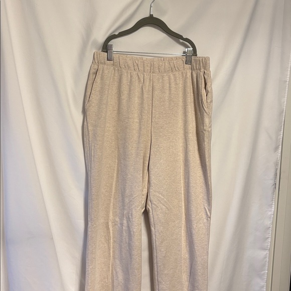 Lands' End Tan Athleisure NWOT Size M Pants. - Picture 2 of 10